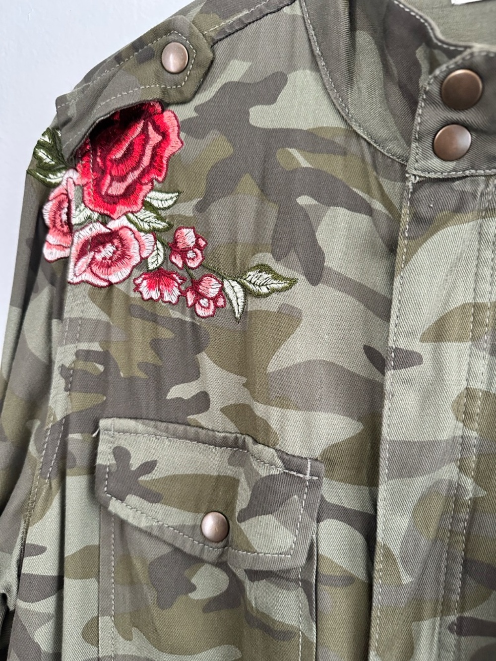 KNOX ROSE ARY BUTTON DOWN & ZIPPER JACKET WITH ROSE EMBROIDERY - Picture 4 of 11